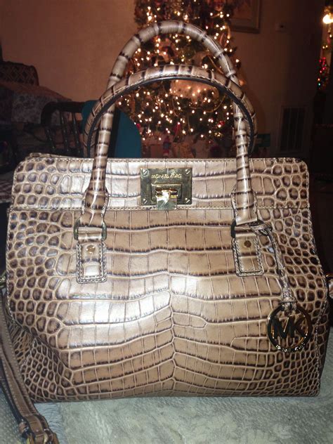 designer handbags wholesale outlet.